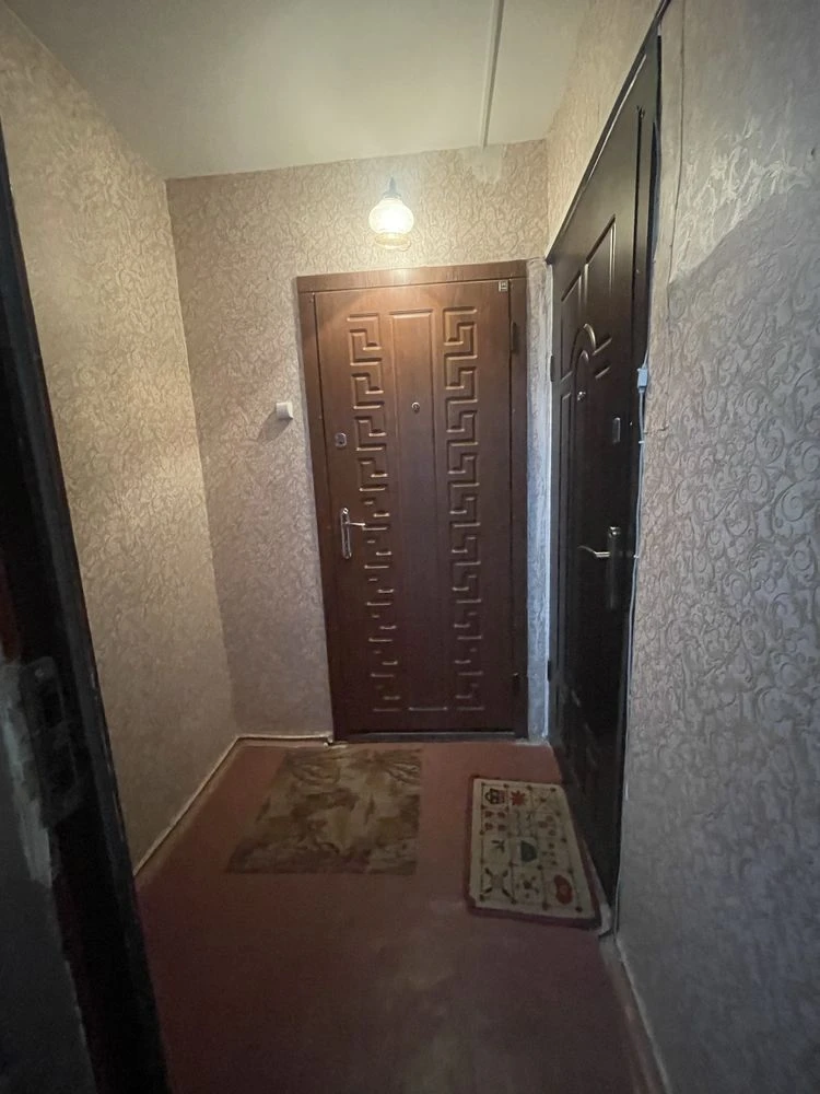 2-room apartment in a brick building, 3rd floor. Certificate