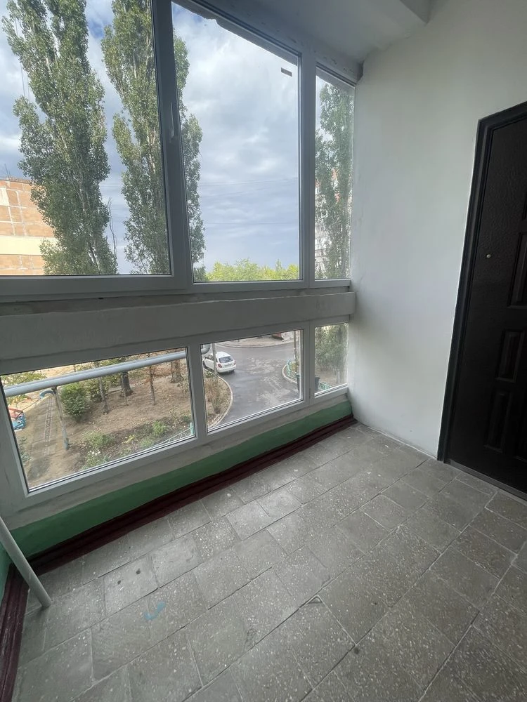 2-room apartment in a brick building, 3rd floor. Certificate