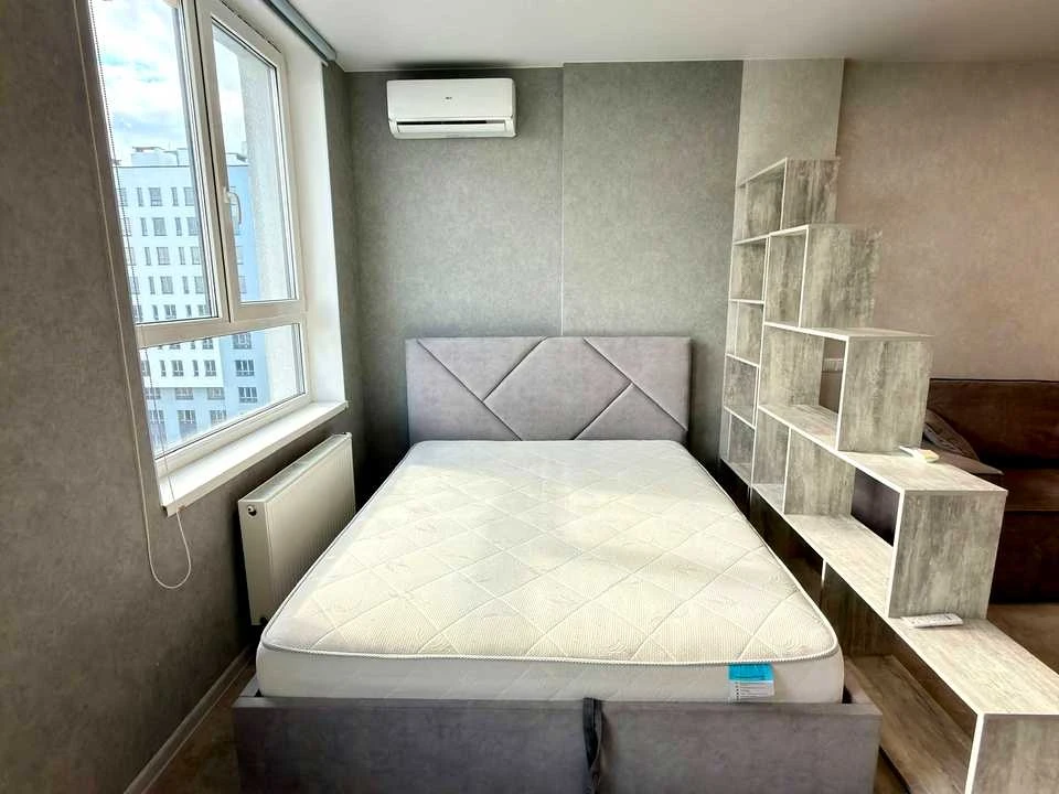 One-bedroom apartment. Mykola Bazhan Prospekt, Kyiv