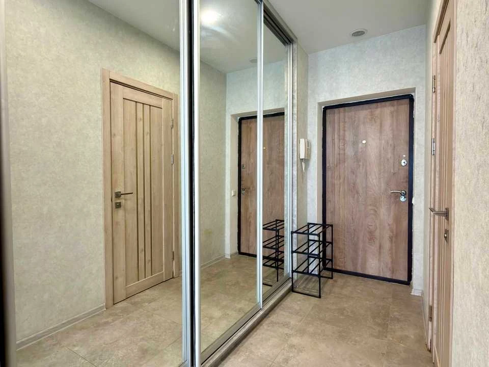One-bedroom apartment. Mykola Bazhan Prospekt, Kyiv