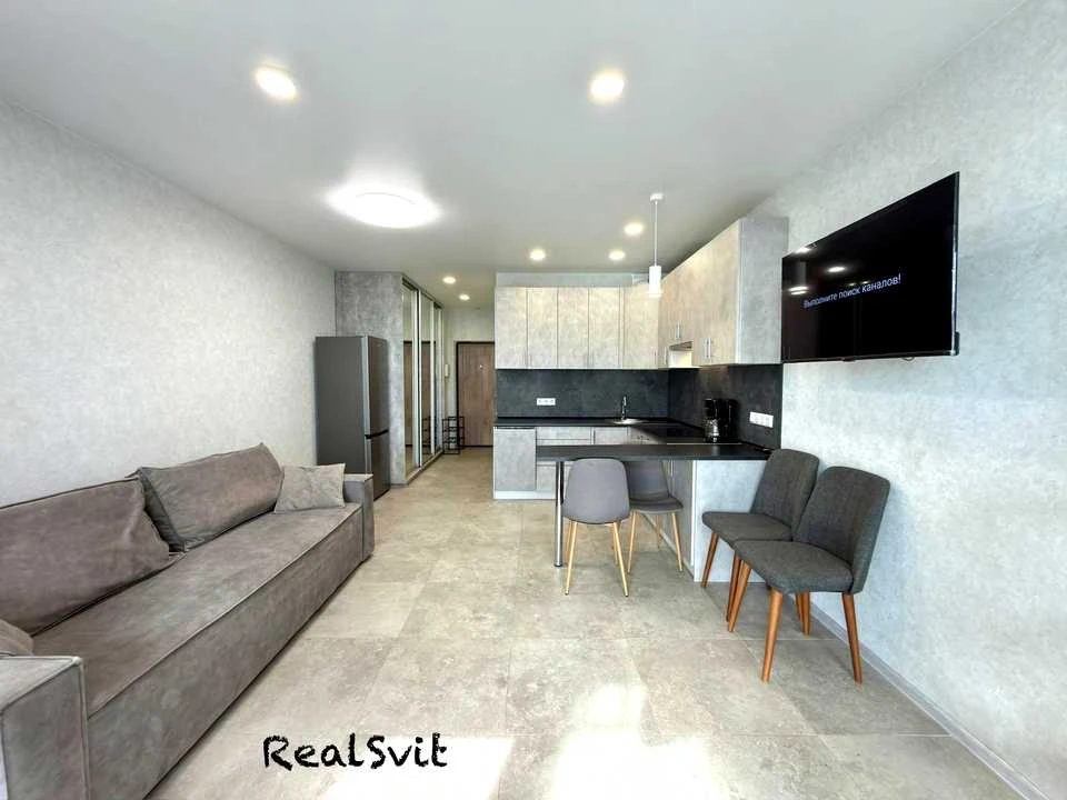 One-bedroom apartment. Mykola Bazhan Prospekt, Kyiv