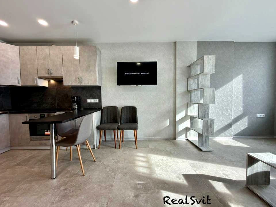 One-bedroom apartment. Mykola Bazhan Prospekt, Kyiv