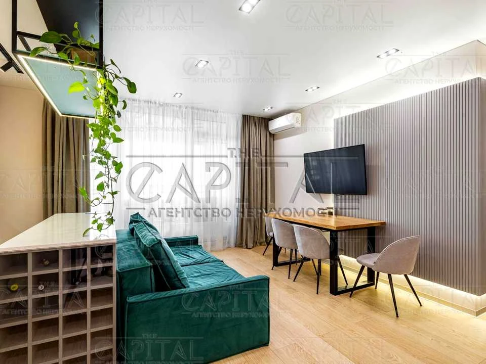 Apartment. Дніprovska naberezna, вул.