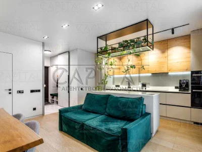 Apartment. Дніprovska naberezna, вул.