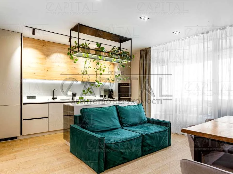 Apartment. Дніprovska naberezna, вул.