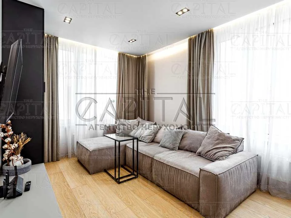 Apartment. Дніprovska naberezna, вул.