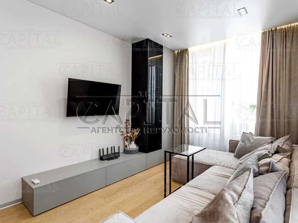 Apartment. Дніprovska naberezna, вул.