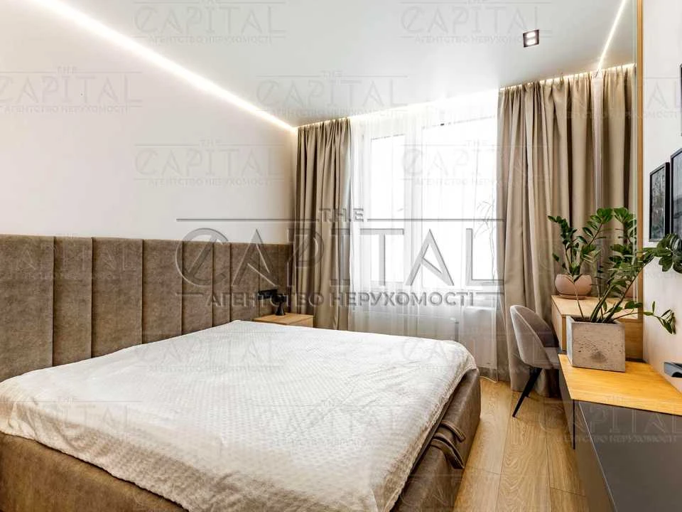 Apartment. Дніprovska naberezna, вул.
