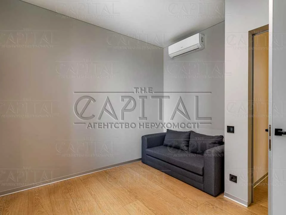 Apartment. Дніprovska naberezna, вул.