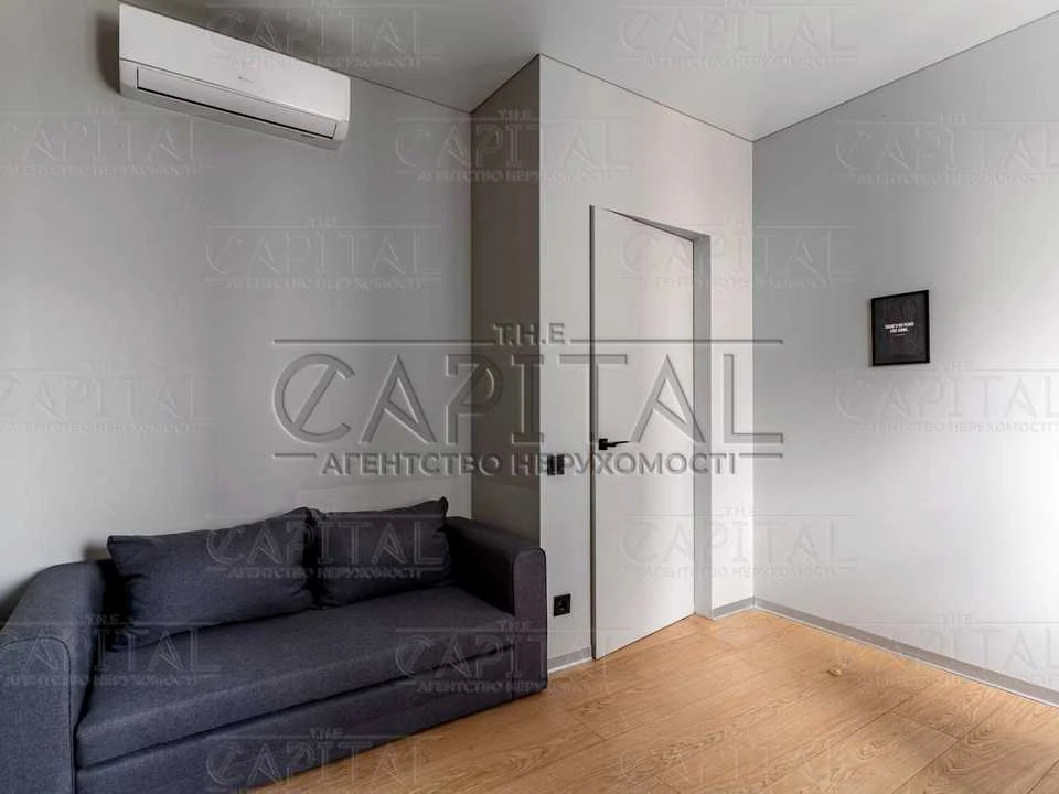 Apartment. Дніprovska naberezna, вул.