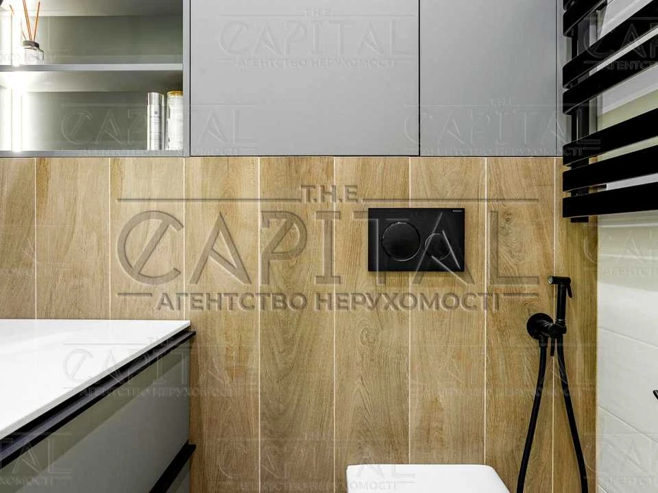 Apartment. Дніprovska naberezna, вул.