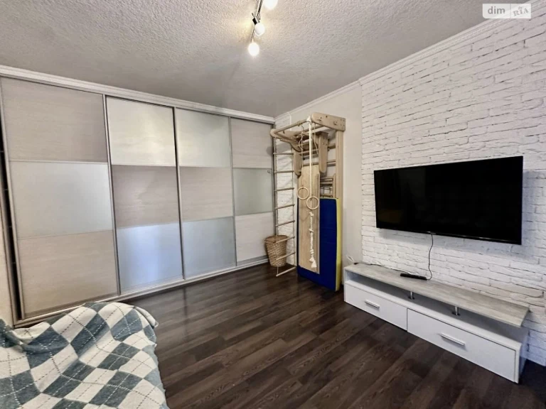 Long-Term Rental Apartment, Poznyak