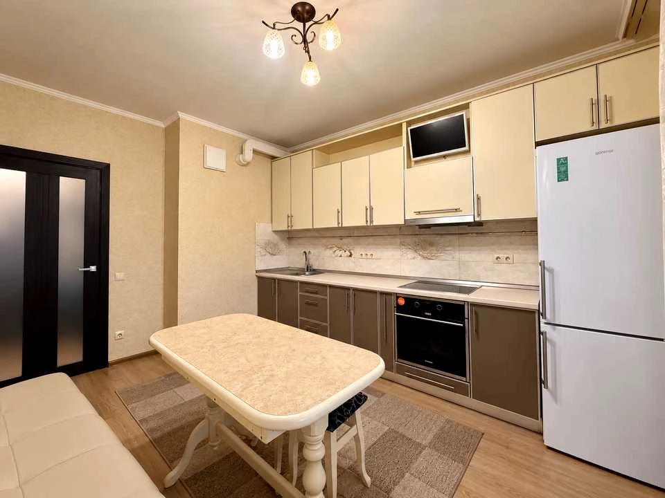 Apartment. Volodymyr Namovich Street, Kyiv