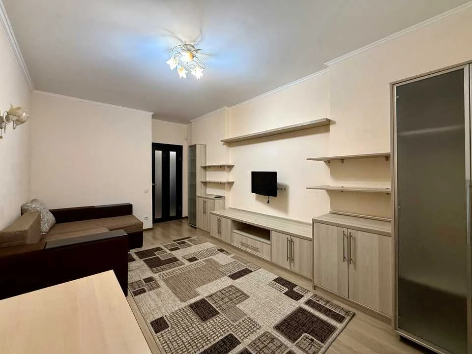 Apartment. Volodymyr Namovich Street, Kyiv