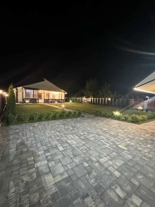 Просторий будинок 130 м² біля річки, гараж на 2 авто, 13 сот