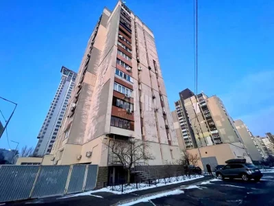 Квартира. Київ, проспект Павла Тичини