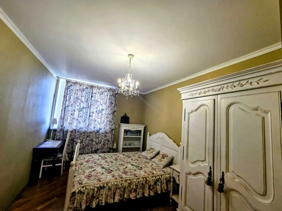Квартира. Киев, Днепровская набережная, ул.