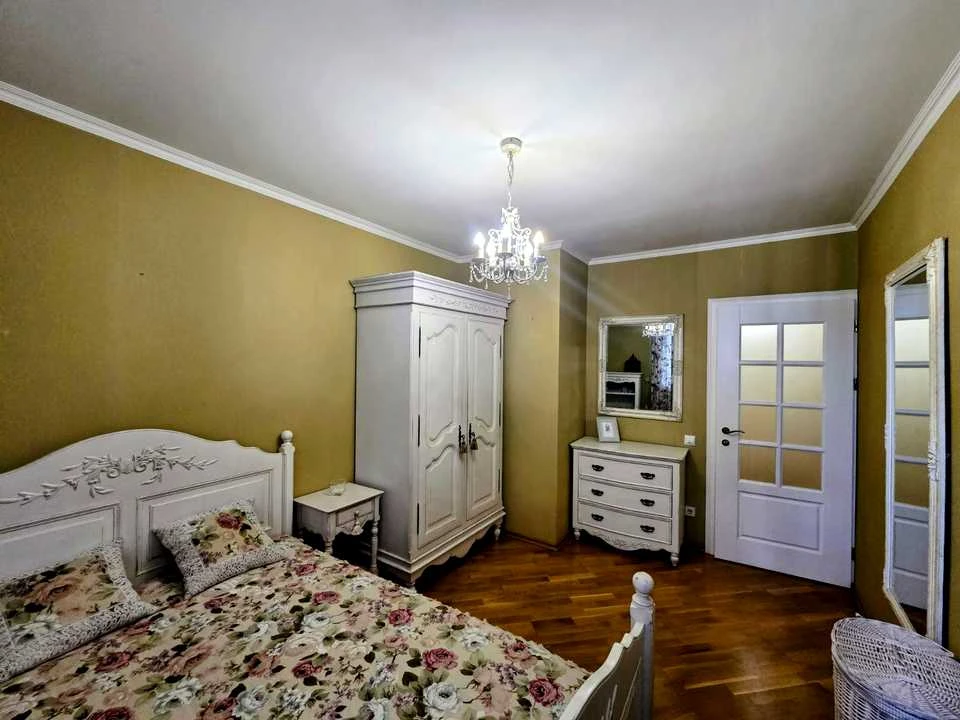 Квартира. Киев, Днепровская набережная, ул.