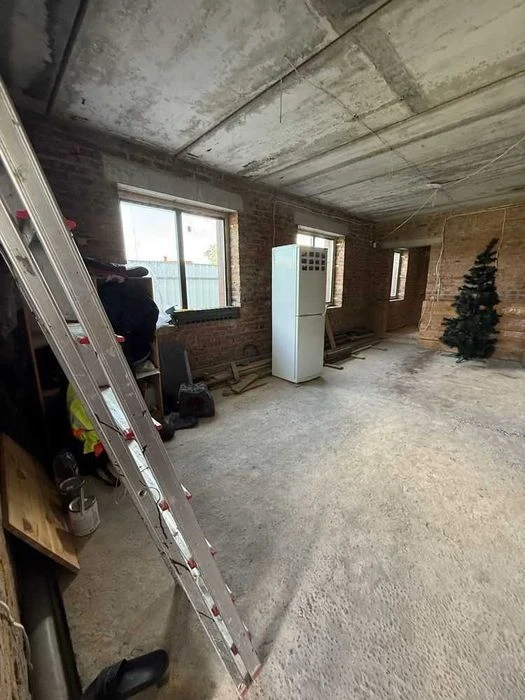 Просторий будинок 130 м² біля річки, гараж на 2 авто, 13 сот