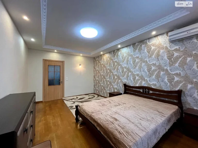 Long-Term Rental Apartment Troyeshchyna