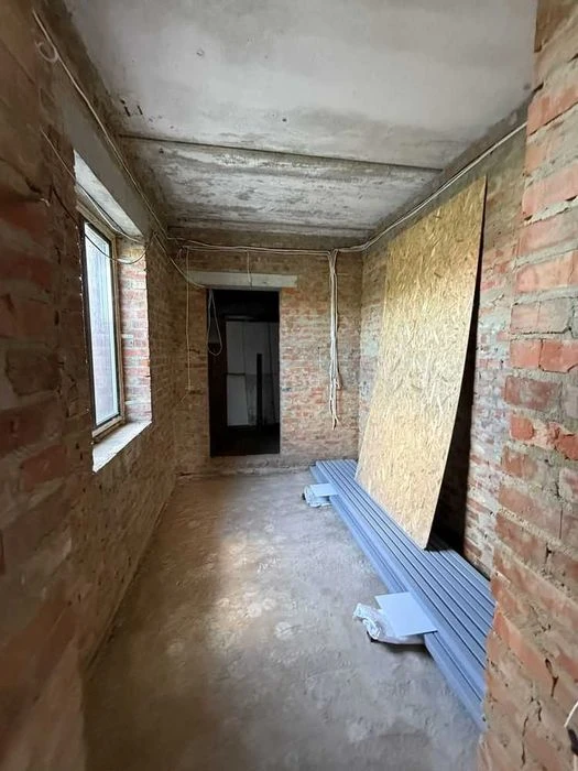 Просторий будинок 130 м² біля річки, гараж на 2 авто, 13 сот