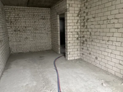 I'm selling my one-room apartment
