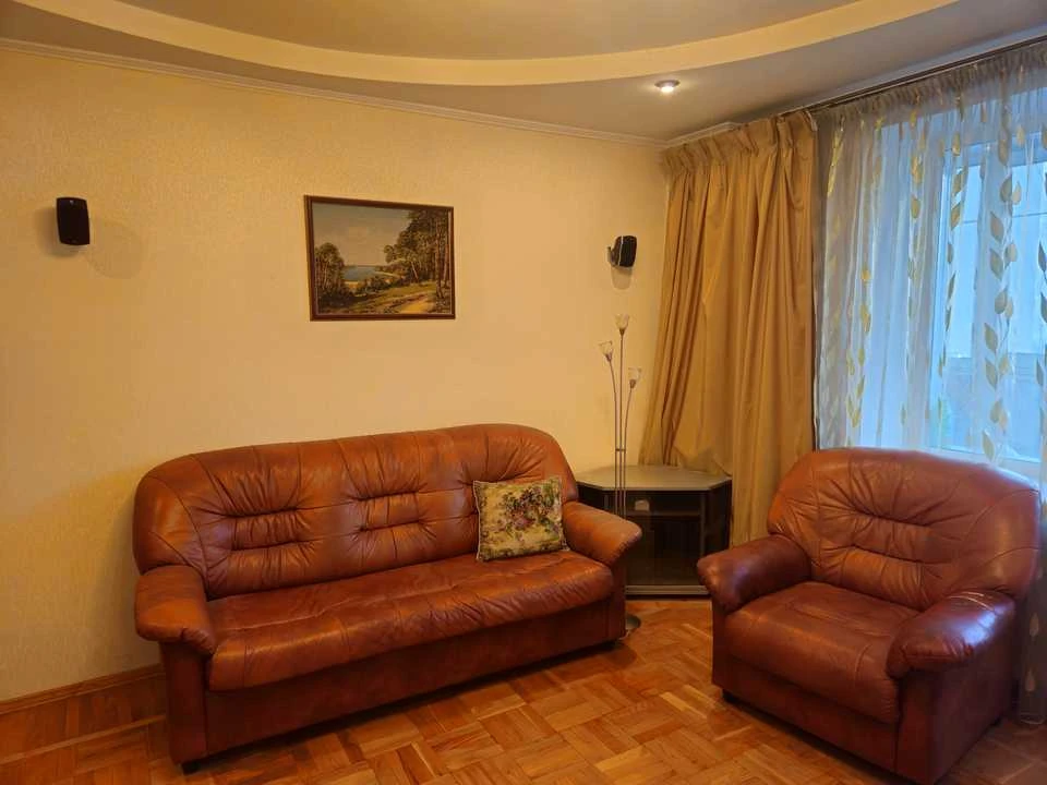 Квартира. Киев, Днепровская набережная ул.