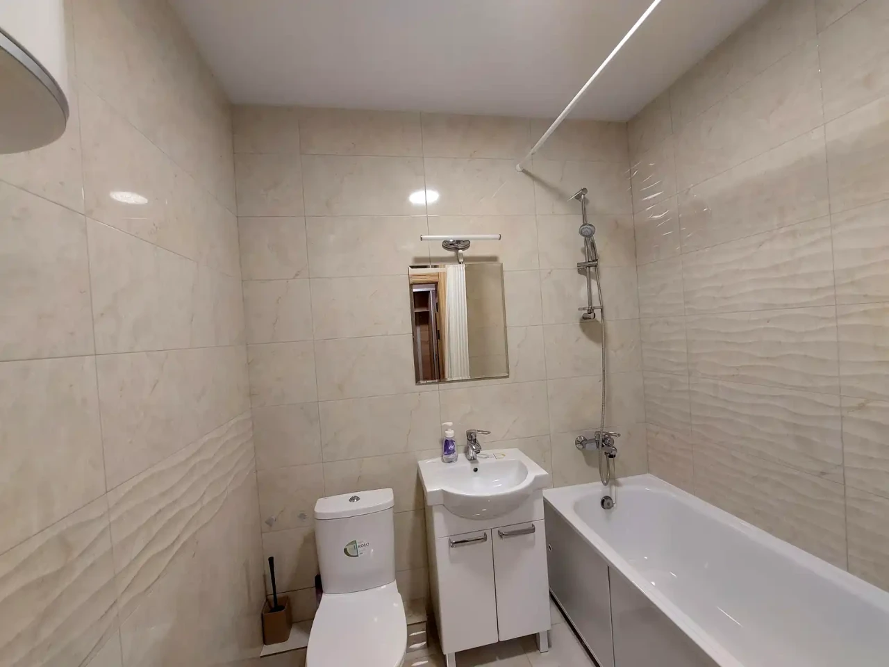 Rent 1-bedroom apartment 37 sq m on the 3rd floor.