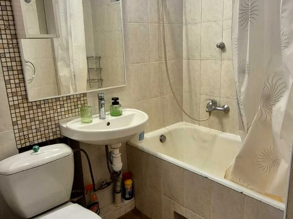 Apartment. Verkhovna Rada Blvd, Kyiv