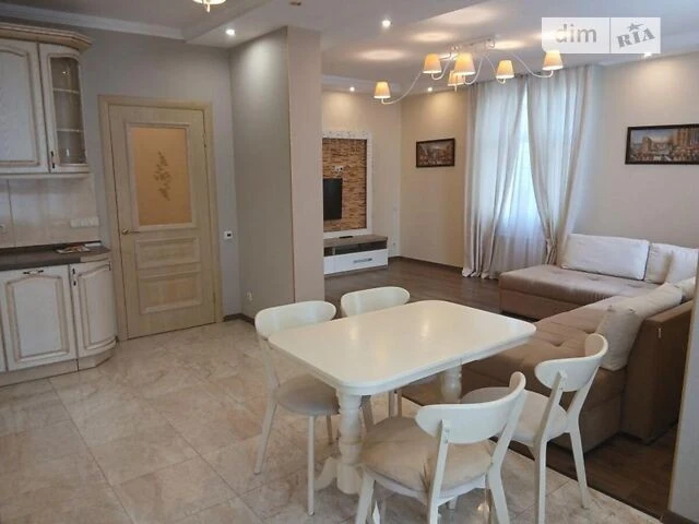Owner, Poznyaki 2-room spacious with UPS near the metro without commission
