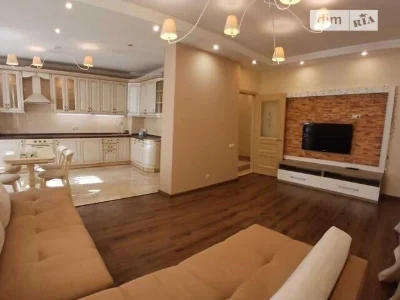 Owner, Poznyaki 2-room spacious with UPS near the metro without commission