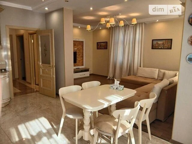 Owner, Poznyaki 2-room spacious with UPS near the metro without commission