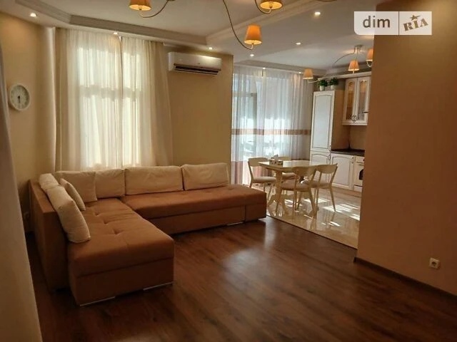 Owner, Poznyaki 2-room spacious with UPS near the metro without commission
