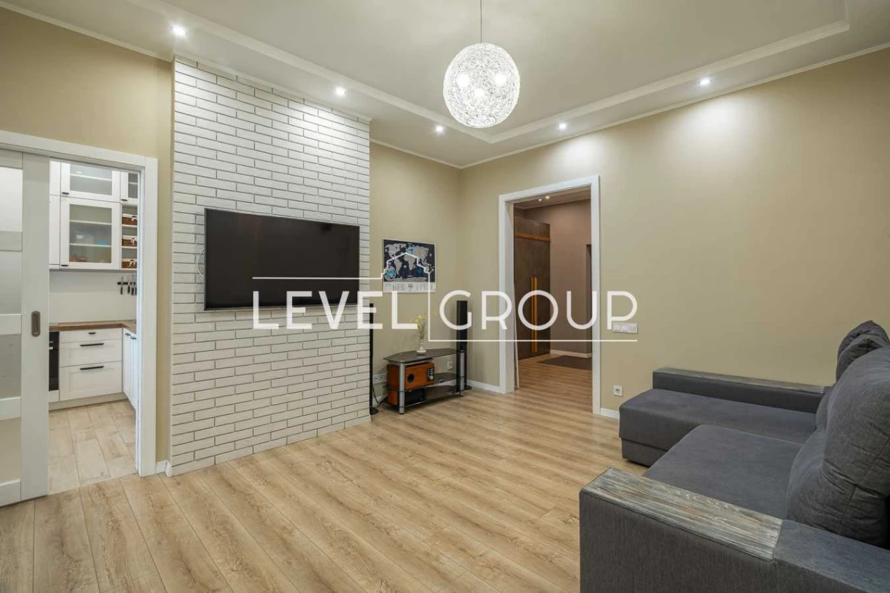 Продажа 2-комнатной квартиры 99 м², Преображенская ул., 8Б