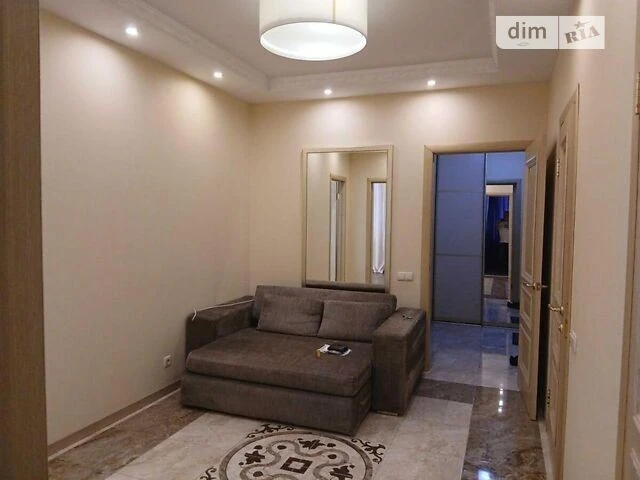 Owner, Poznyaki 2-room spacious with UPS near the metro without commission