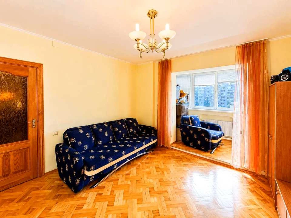 Квартира. Київ, вулиця Бориса Гмирі