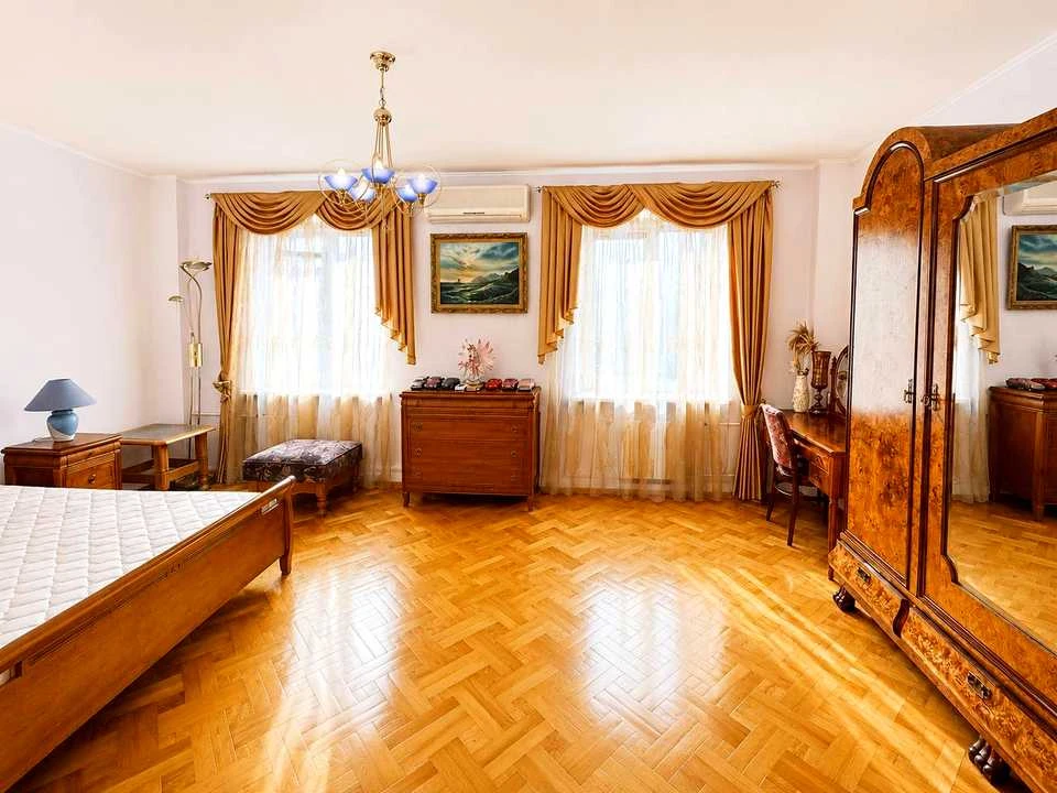 Квартира. Київ, вулиця Бориса Гмирі