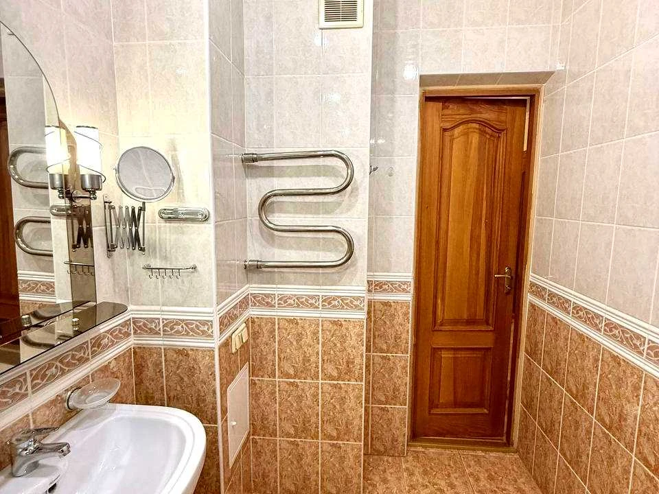 Квартира. Київ, вулиця Бориса Гмирі