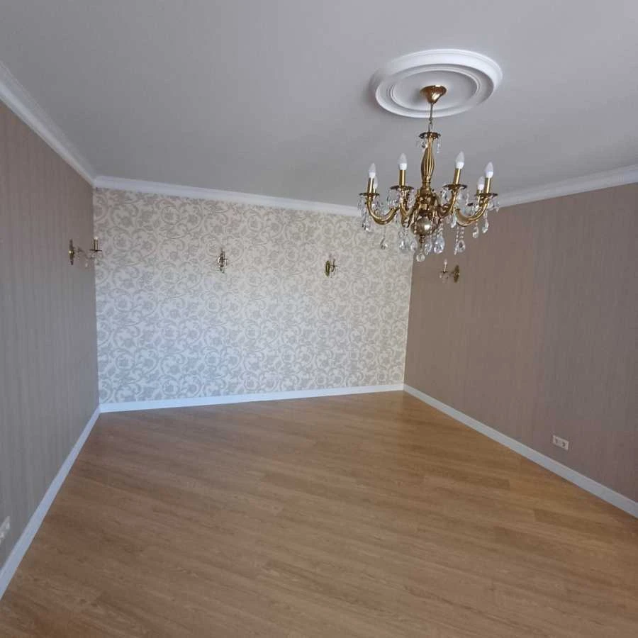 Продаж 3-кімнатній квартири 103.7 м², вулиця Михайла Донца, Ло