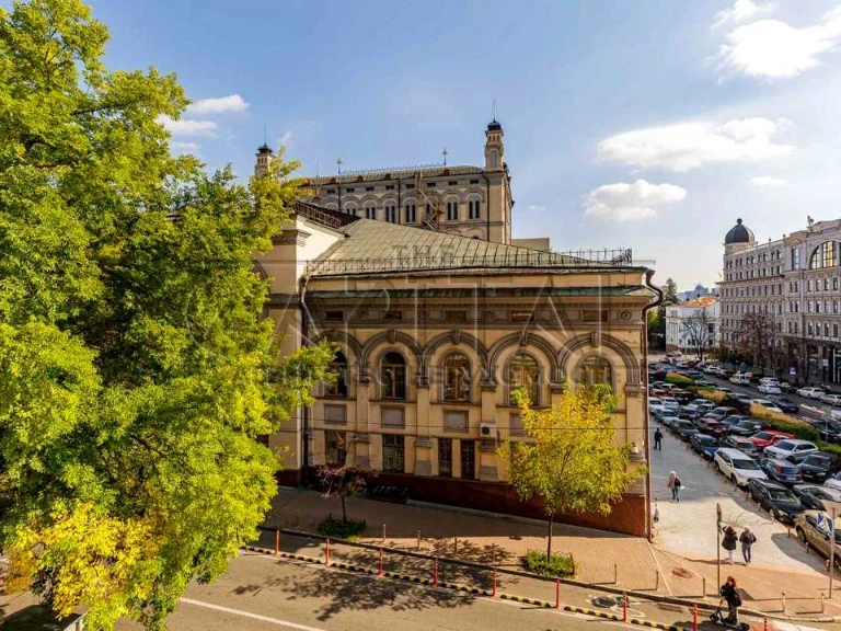 Квартира. Київ, Богдана Хмельницького вул.