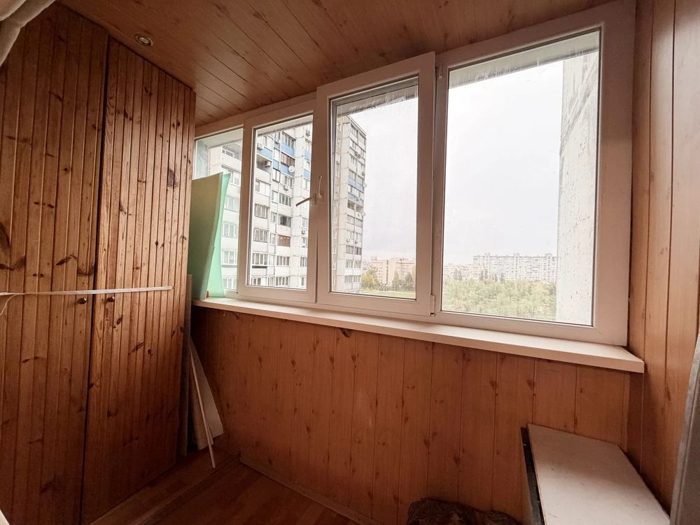 Продаж 3-кімнатної квартири на Троєщині