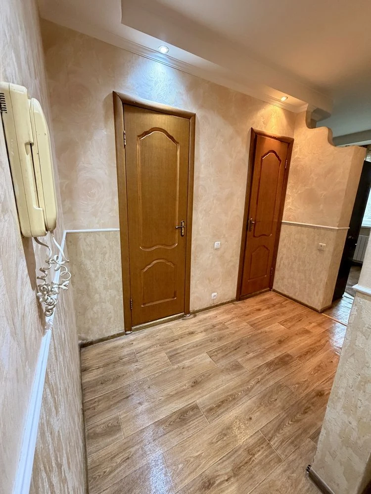 Продаж 3-кімнатної квартири на Троєщині