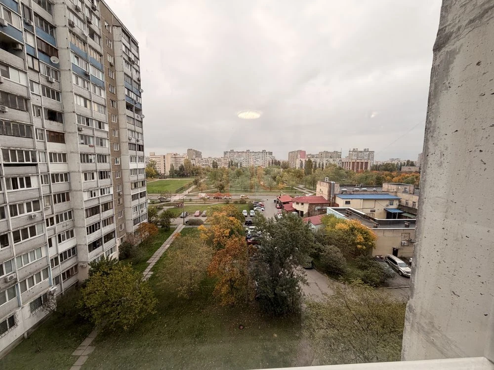 Продаж 3-кімнатної квартири на Троєщині