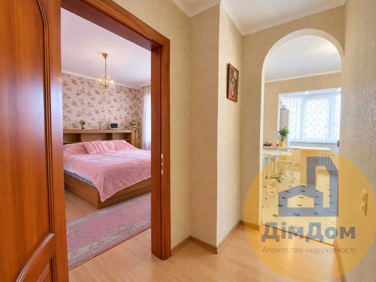 Продаж 3-кімнатної квартири з ремонтом / вул. Закревського,