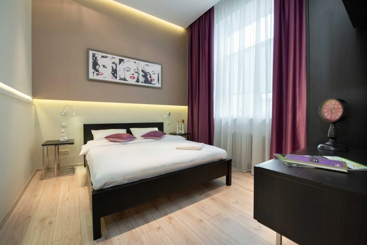 Designer 2-bedroom apartment, Михайлівська 22B, center of Kyiv