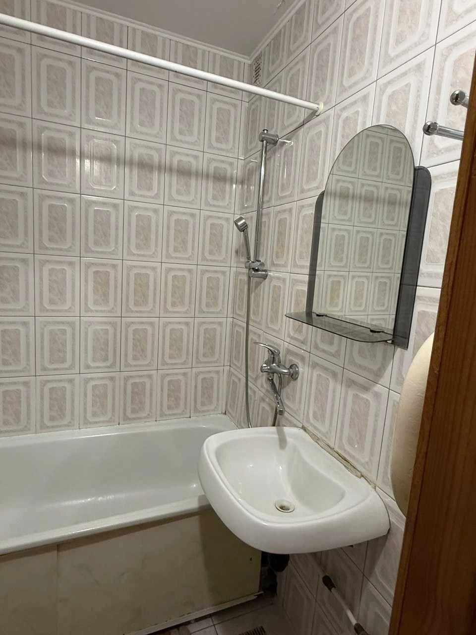 Sale of a 2-room apartment on вул. Sosnytska 19, Dniprovsky district