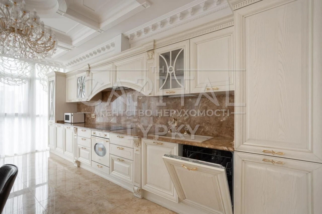 Sale of a bright 3-room apartment in ЖК Новопечерські Липки 126 sq. m. Inverter in the