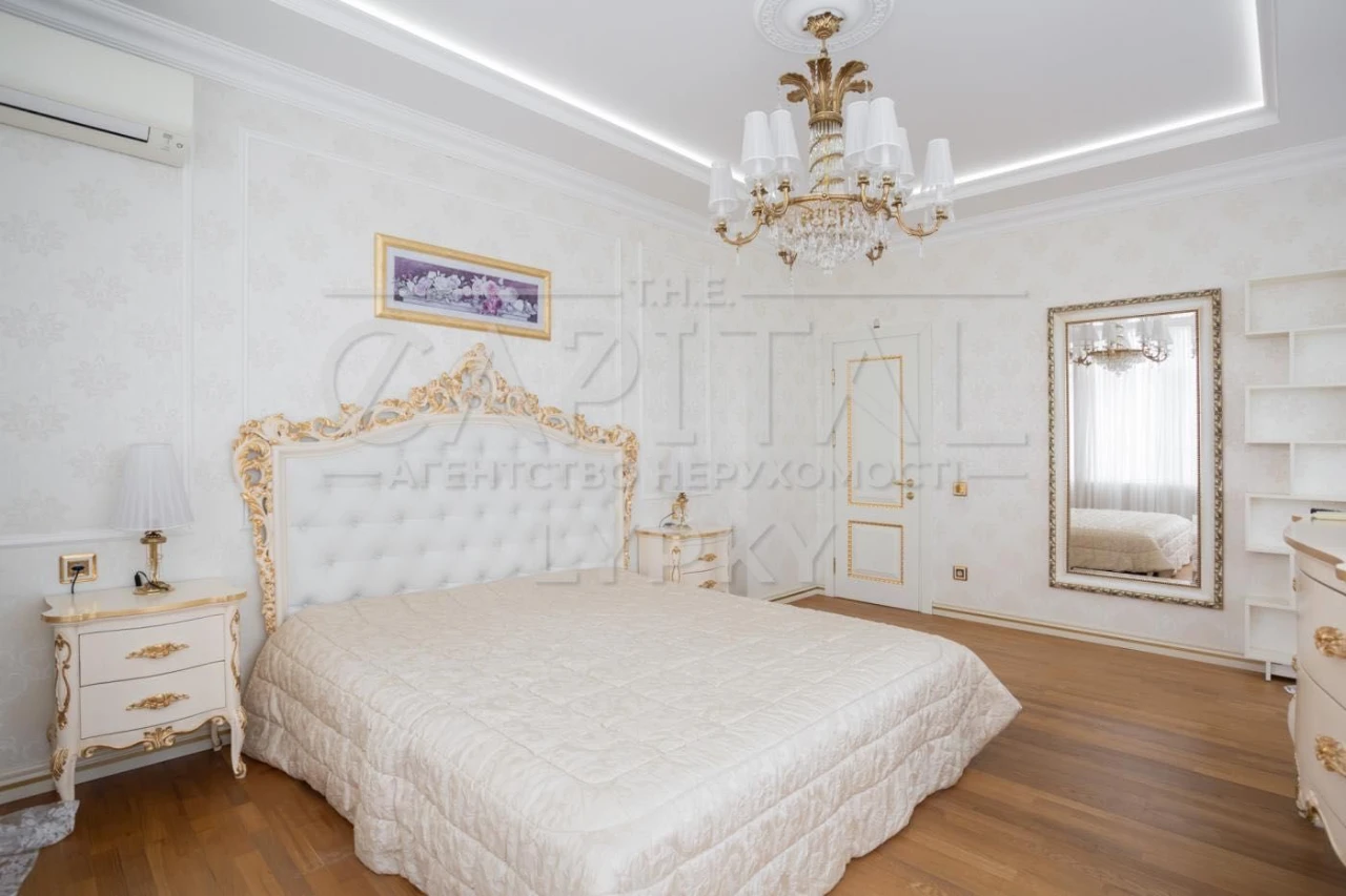 Sale of a bright 3-room apartment in ЖК Новопечерські Липки 126 sq. m. Inverter in the