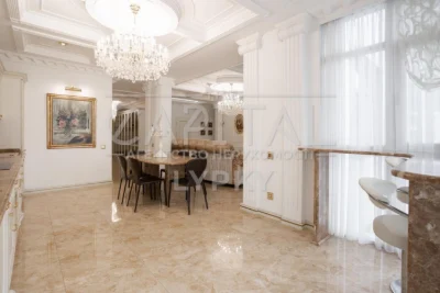 Sale of a bright 3-room apartment in ЖК Новопечерські Липки 126 sq. m. Inverter in the
