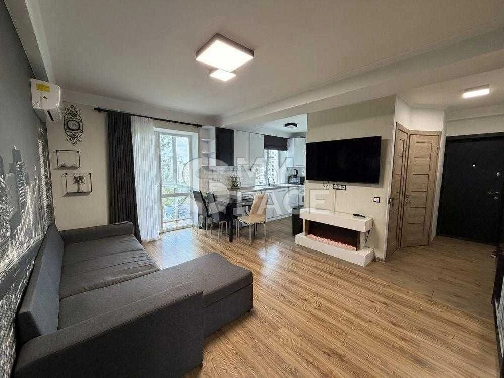 3 room apartment on Berezhnyk, street Pavlo Tychyna 9b
